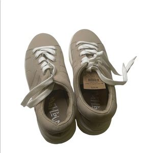 Women's Mad Love Sia Sneakers